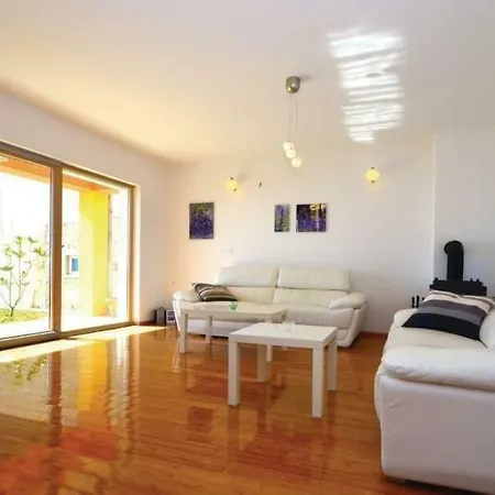Apartmani Kali *