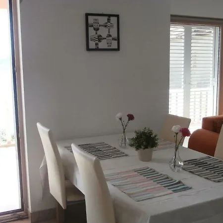 Apartmani Kali كالي