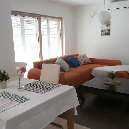 Apartmani Kali *