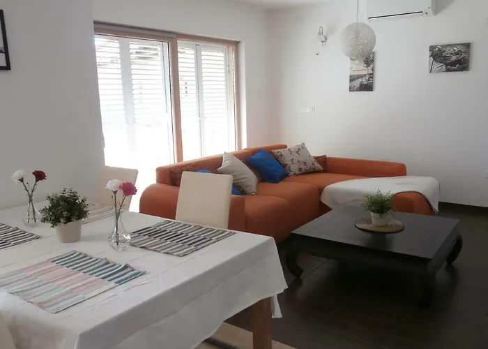 Apartmani Kali *