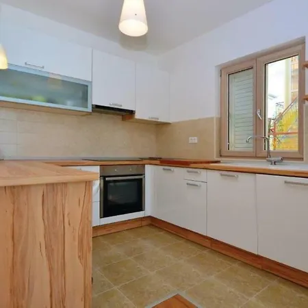 Apartmani Kali *