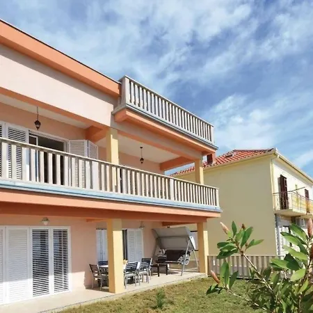 Apartmani Kali Апартаменты