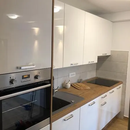 Apartmani Kali * Kali